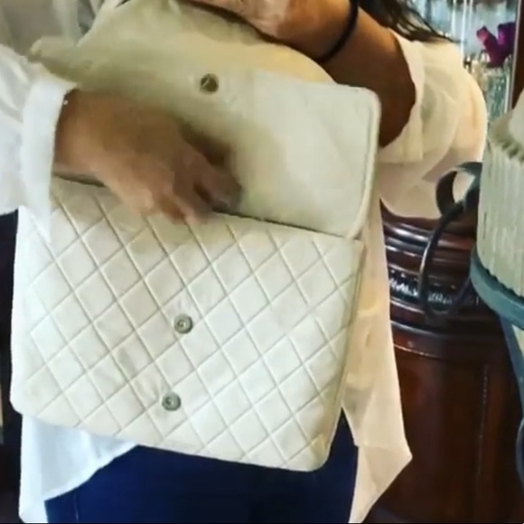 Rare limited edition Authentic Chanel CC oversized Quilted Lambskin Bag - Picture 11 of 12